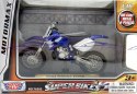 YAMAHA YZ 250 2004 na podstawce 1:18 Motormax