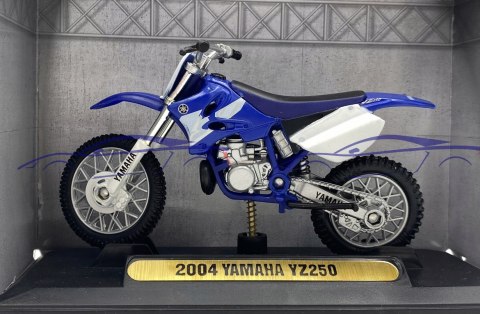 YAMAHA YZ 250 2004 na podstawce 1:18 Motormax YAMAHA YZ 250 2004 na podstawce 1:18 Motormax