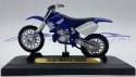 YAMAHA YZ 250 2004 na podstawce 1:18 Motormax