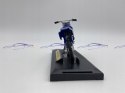 YAMAHA YZ 250 2004 na podstawce 1:18 Motormax