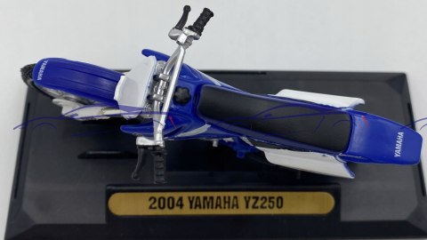 YAMAHA YZ 250 2004 na podstawce 1:18 Motormax YAMAHA YZ 250 2004 na podstawce 1:18 Motormax