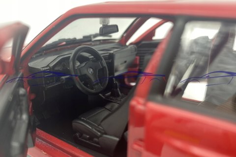 BMW M3 (E30) 1986 1:24 model Bburago 21100 red BMW M3 (E30) 1986 1:24 model Bburago 21100 red