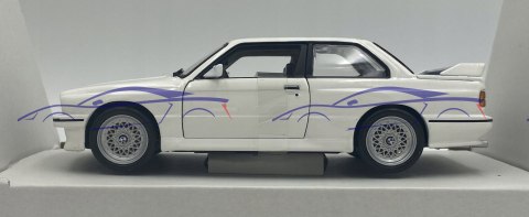 BMW M3 (E30) 1986 1:24 model Bburago 21100 white BMW M3 (E30) 1986 1:24 model Bburago 21100 white
