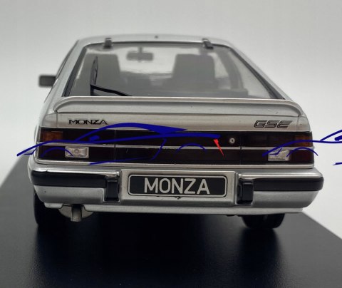 Opel Monza A2 GSE model 124156 WhiteBox 1:24 Opel Monza A2 GSE model 124156 WhiteBox 1:24