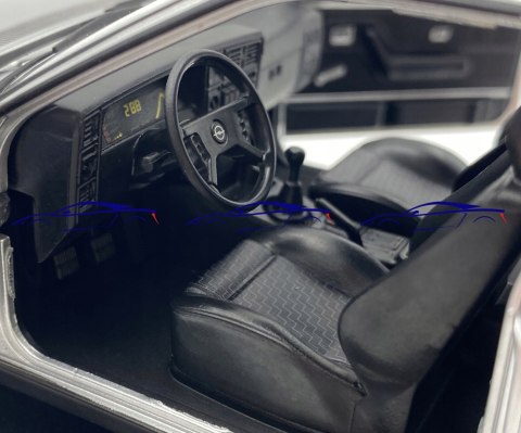 Opel Monza A2 GSE model 124156 WhiteBox 1:24 Opel Monza A2 GSE model 124156 WhiteBox 1:24