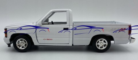 Chevrolet 454 SS Pickup 1:24 Motormax 73203 Chevrolet 454 SS Pickup 1:24 Motormax 73203
