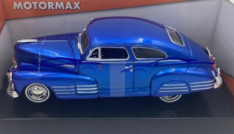 Chevrolet Aerosedan Fleetline 1:24 Motormax 73266 Chevrolet Aerosedan Fleetline 1:24 Motormax 73266