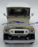 Toyota FJ 40 Hard Top 1:24 beige Motormax 79323