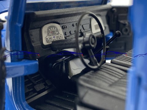 Toyota FJ 40 Hard Top 1:24 blue Motormax 79323 Toyota FJ 40 Hard Top 1:24 blue Motormax 79323