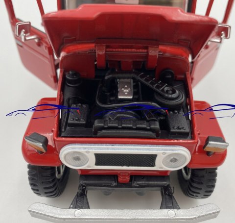 Toyota FJ 40 Hard Top 1:24 red Motormax 79323 Toyota FJ 40 Hard Top 1:24 red Motormax 79323
