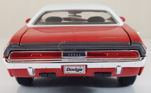 DODGE CHALLENGER R/T COUPE 1970 1/24 Maisto 31263 DODGE CHALLENGER R/T COUPE 1970 1/24 Maisto 31263