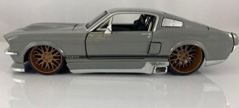 Ford MUSTANG GT 1967 1:24 grey model Maisto 31094 Ford MUSTANG GT 1967 1:24 grey model Maisto 31094