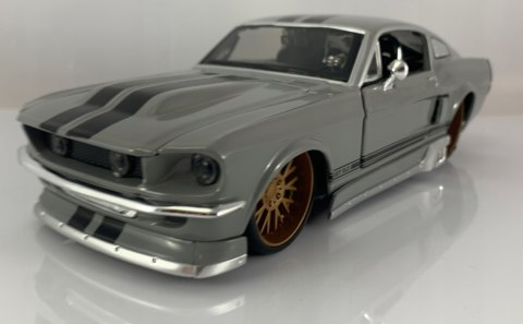 Ford MUSTANG GT 1967 1:24 grey model Maisto 31094 Ford MUSTANG GT 1967 1:24 grey model Maisto 31094