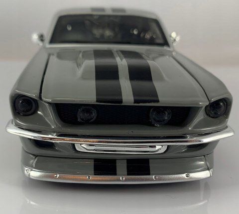 Ford MUSTANG GT 1967 1:24 grey model Maisto 31094 Ford MUSTANG GT 1967 1:24 grey model Maisto 31094