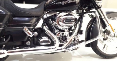 HARLEY DAVIDSON Street Glide 1:12 Maisto 32328 HARLEY DAVIDSON Street Glide 1:12 Maisto 32328
