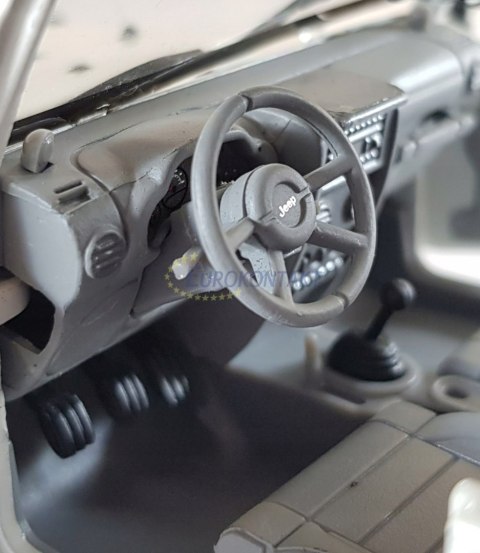 JEEP Wrangler Rubicon convertible model Welly 1:24 JEEP Wrangler Rubicon convertible model Welly 1:24