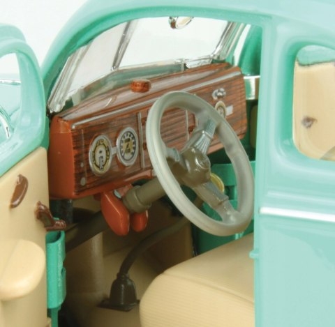 Ford DeLuxe Coupe 1939 turkus 1:18 Maisto 31180