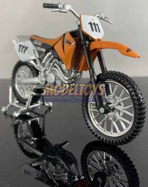 KTM 520 SX #111 motocykl model 1:18 Maisto KTM 520 SX #111 motocykl model 1:18 Maisto
