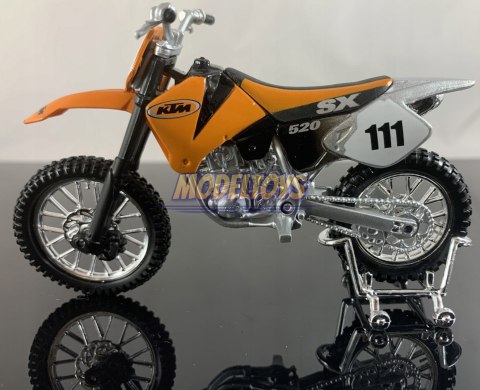 KTM 520 SX #111 motocykl model 1:18 Maisto KTM 520 SX #111 motocykl model 1:18 Maisto