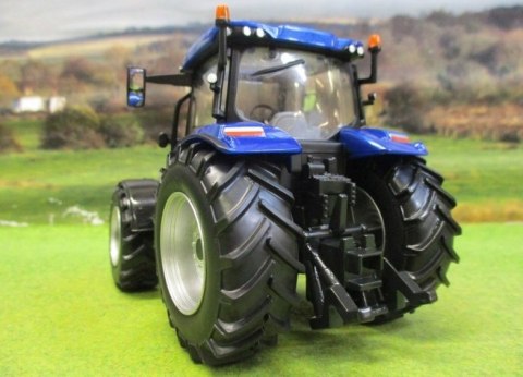 NEW HOLLAND T6.180 Blue Power 1:32 Britains 43319 NEW HOLLAND T6.180 Blue Power 1:32 Britains 43319
