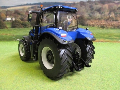 NEW HOLLAND T8.435 Genesis 1:32 Britains 43339 NEW HOLLAND T8.435 Genesis 1:32 Britains 43339