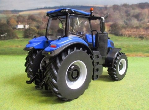 NEW HOLLAND T8.435 Genesis 1:32 Britains 43339 NEW HOLLAND T8.435 Genesis 1:32 Britains 43339