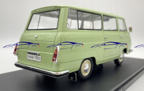 Skoda 1203 1968 light green WhiteBox 124176 1:24 Skoda 1203 1968 light green WhiteBox 124176 1:24