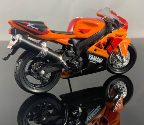 YAMAHA YZF R7 podstawka model 1:18 Maisto YAMAHA YZF R7 podstawka model 1:18 Maisto