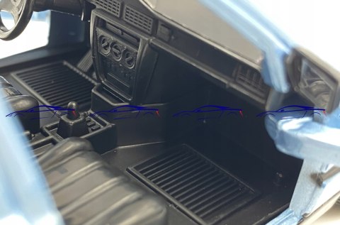 Mercedes Benz 190E W201 blue 1:24 Bburago 21103 Mercedes Benz 190E W201 blue 1:24 Bburago 21103