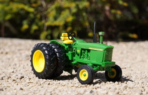 Model ciągnika John Deere 4020 Britains 43311 Model ciągnika John Deere 4020 Britains 43311