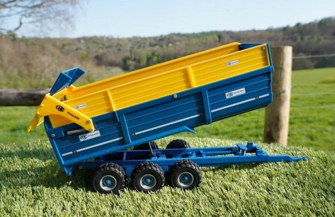 Przyczepa KANE Tri-Axle 1:32 Britains 43284 Przyczepa KANE Tri-Axle 1:32 Britains 43284