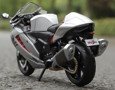 SUZUKI Hayabusa 2022 motocykl model 1:12 Maisto SUZUKI Hayabusa 2022 motocykl model 1:12 Maisto