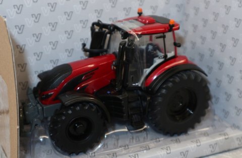 VALTRA TZ54 ciągnik 70 lecie 1:32 Britains 43315 VALTRA TZ54 ciągnik 70 lecie 1:32 Britains 43315