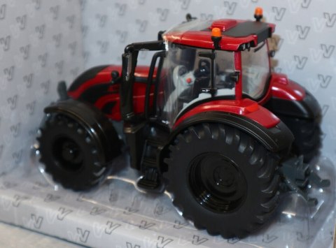 VALTRA TZ54 ciągnik 70 lecie 1:32 Britains 43315 VALTRA TZ54 ciągnik 70 lecie 1:32 Britains 43315