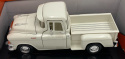 1955 GMC Blue Chip Pick-up cream 1:24 Motormax 79383