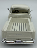 1955 GMC Blue Chip Pick-up cream 1:24 Motormax 79383