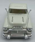 1955 GMC Blue Chip Pick-up cream 1:24 Motormax 79383