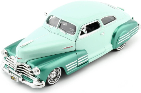 Chevy Aerosedan Fleetline '48 1:24 Motormax 79027