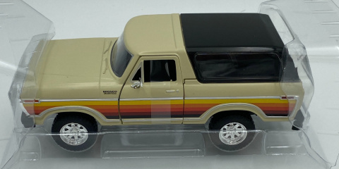 Ford Bronco (hard top) 1978 1:24 Motormax 79373 beż/brąz Ford Bronco (hard top) 1978 1:24 Motormax 79373 beż/brąz