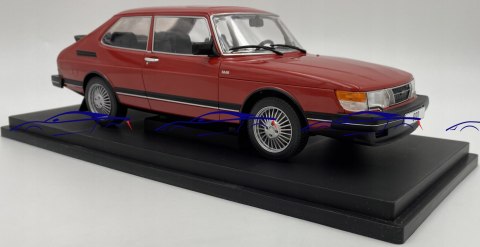 SAAB 900 Turbo 1981 red krokodyl 1:18 MCG 18340 SAAB 900 Turbo 1981 red krokodyl 1:18 MCG 18340