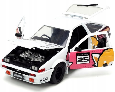 TOYOTA Trueno 1986 + figurka Aggretsuko JADA 1:24 TOYOTA Trueno 1986 + figurka Aggretsuko JADA 1:24