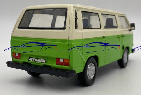 VW Type 2 T3 Transporter 1:24 Motormax 79376 green VW Type 2 T3 Transporter 1:24 Motormax 79376 green