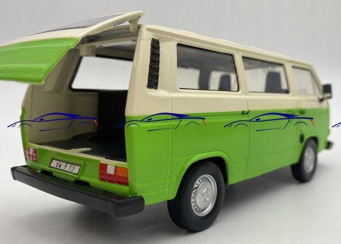 VW Type 2 T3 Transporter 1:24 Motormax 79376 green VW Type 2 T3 Transporter 1:24 Motormax 79376 green