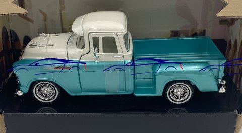 Chevy 3100 1957 Stepside Pickup 1:24 Motormax 79032 Chevy 3100 1957 Stepside Pickup 1:24 Motormax 79032