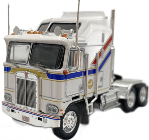 Kenworth K100 Aerodyne 1976 truck model 1:64 IXO 64TR005 white