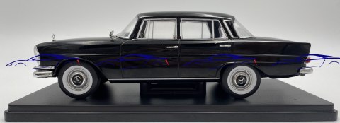 Mercedes-Benz 220 W111 1959 model 124210 WhiteBox 1:24 black Mercedes-Benz 220 W111 1959 model 124210 WhiteBox 1:24 black