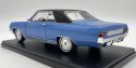 Opel Diplomat V8 Coupe 1965 model METAL 124137 WhiteBox 1:24 niebieski