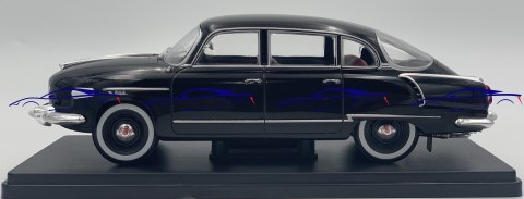 Tatra 603 1956 model 124215 WhiteBox 1:24 Tatra 603 1956 model 124215 WhiteBox 1:24