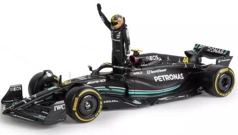 Bolid F1 Mercedes W14 #44 z kierowcą Bburago 1:24 28037 Bolid F1 Mercedes W14 #44 z kierowcą Bburago 1:24 28037
