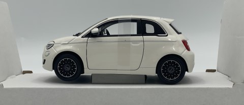 Fiat 500e 2023 biały 1:24 model metalowy Bburago 21110 Fiat 500e 2023 biały 1:24 model metalowy Bburago 21110